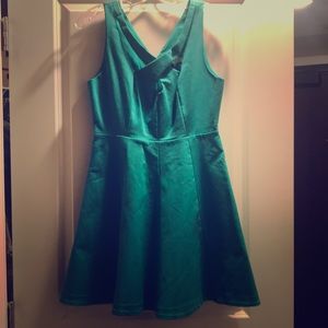 Halston Heritage Size 6 Green Tea Dress